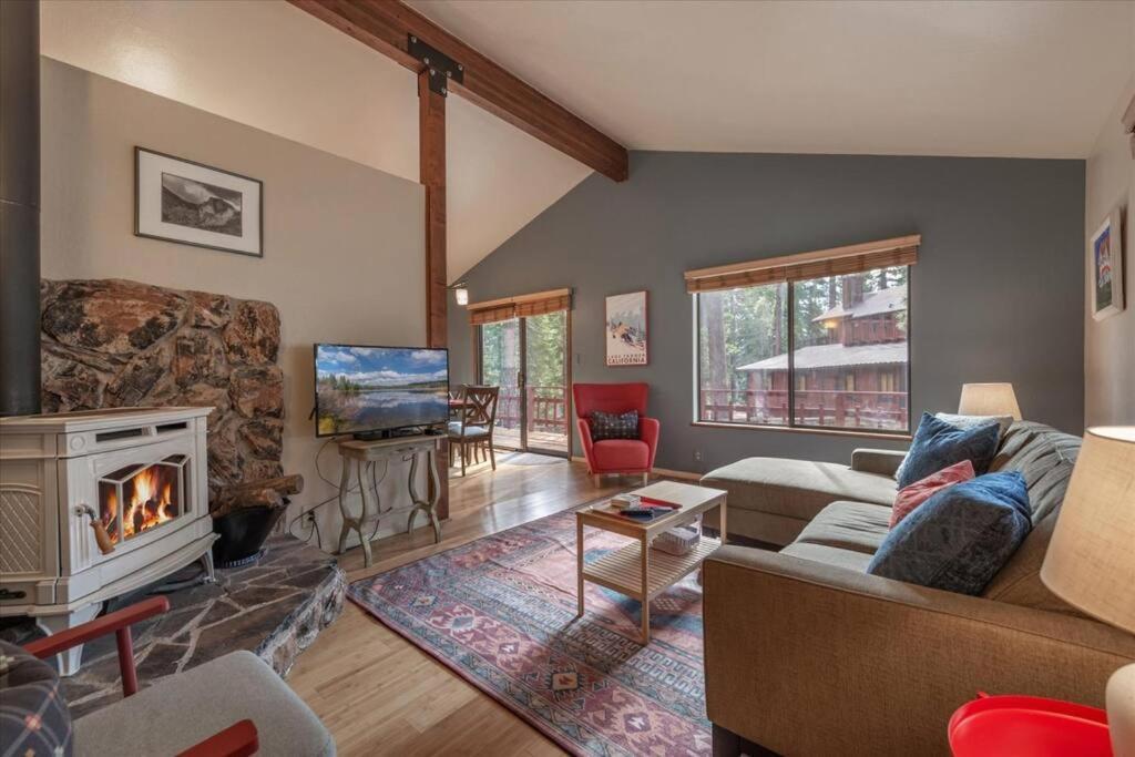 Cozy Pet-Friendly Cabin W Fenced-In Yard Close To Slopes Beach Town Carnelian Bay Exterior foto